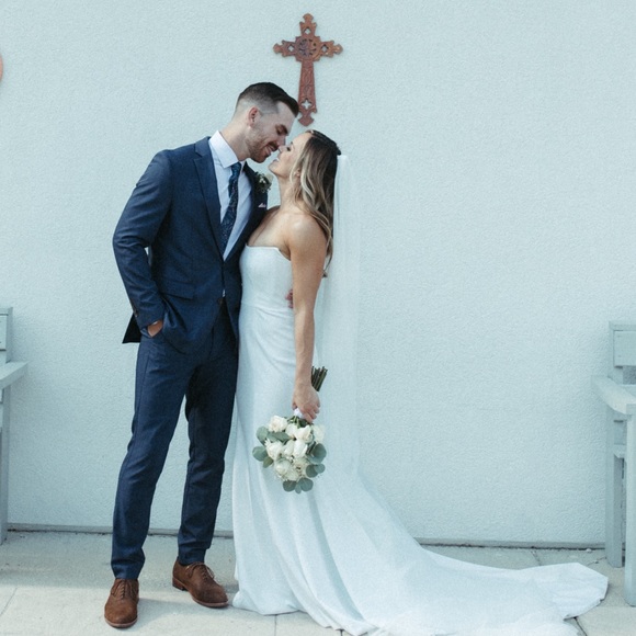 Meet your Posher, Laura - Picture 1 of 1